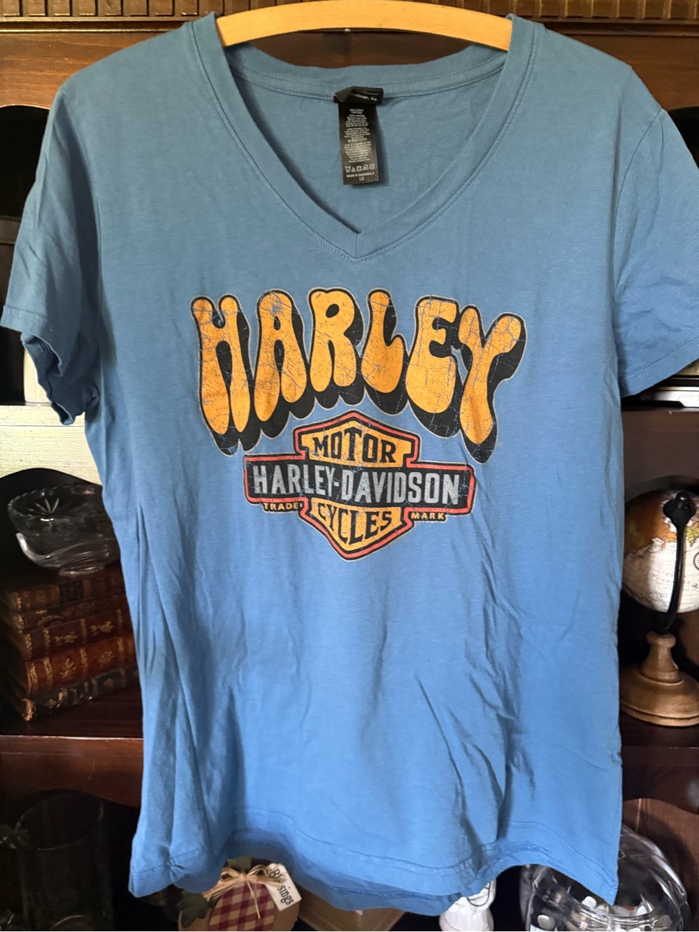 Harley Davidson women’s v-neck tee size large